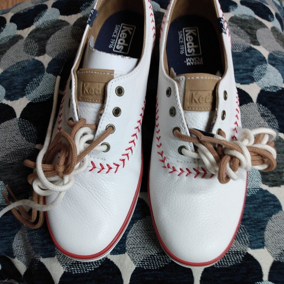 Keds leather shoes ๐๐ never been worn size 7 - Picture 10 of 16